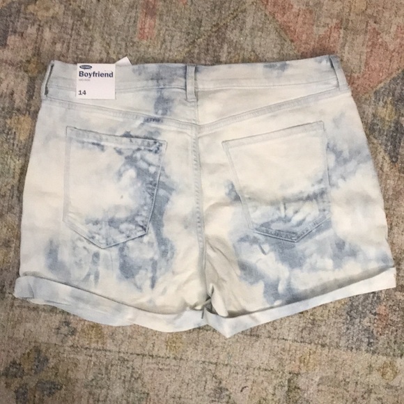 OLD NAVY *🆕NWT* BOYFRIEND SHORTS TIE-DYE MID-RISE SIZE 14 - Picture 2 of 5